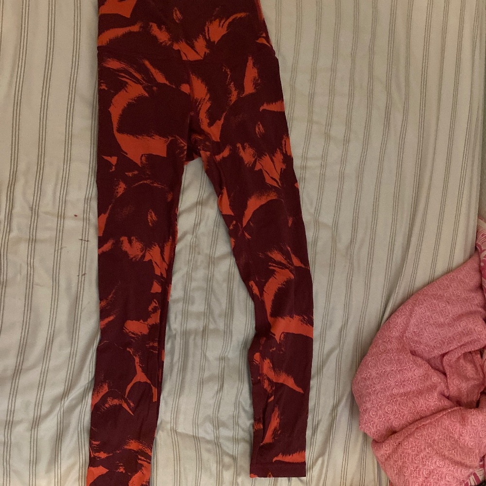 Lululemon size 4 red and orange